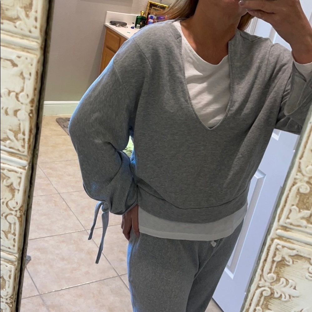 EUC. Urban Outfitters Jersey Tie Sleeve Sweatshirt